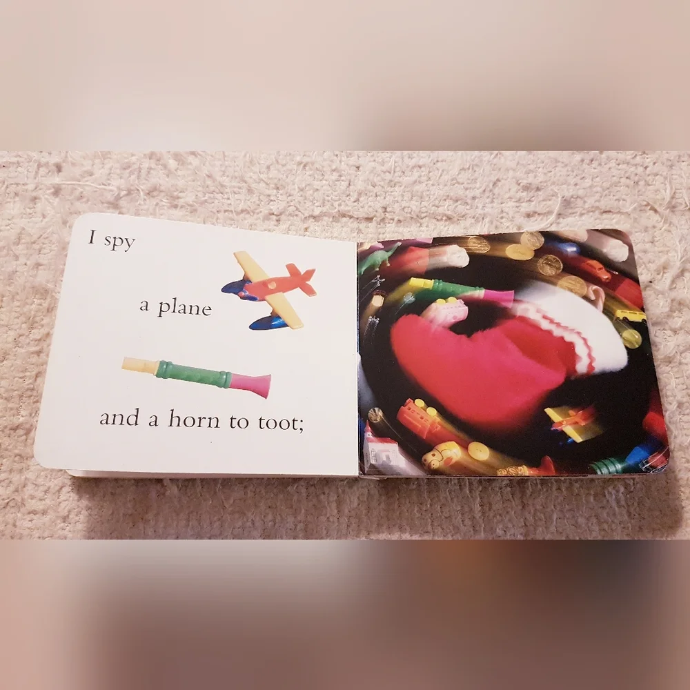 2006 I Spy Little Christmas Book - Picture 2 of 16